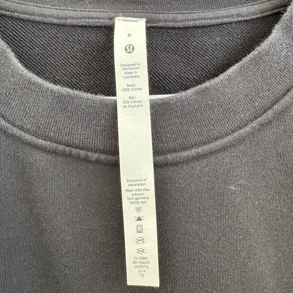 Lululemon / Perfectly Oversized Crew *Graphic / Black / Size 8 - Picture 3 of 3